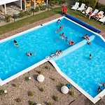 Rezort Eden & 3*